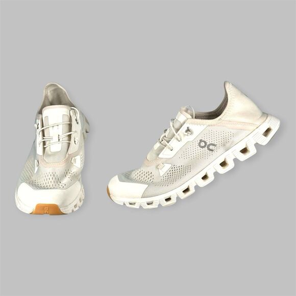 On Cloud 5 Coast Lifestyle Shoes Women's Size 9 Beige White Sneakers Lightweight - Picture 1 of 16